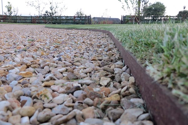 Flexible lawn steel edging