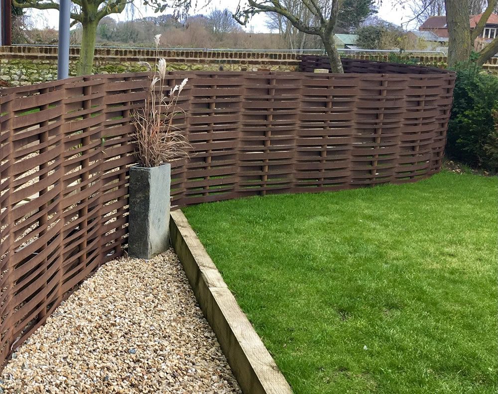 woven steel fencing with mixed size slats