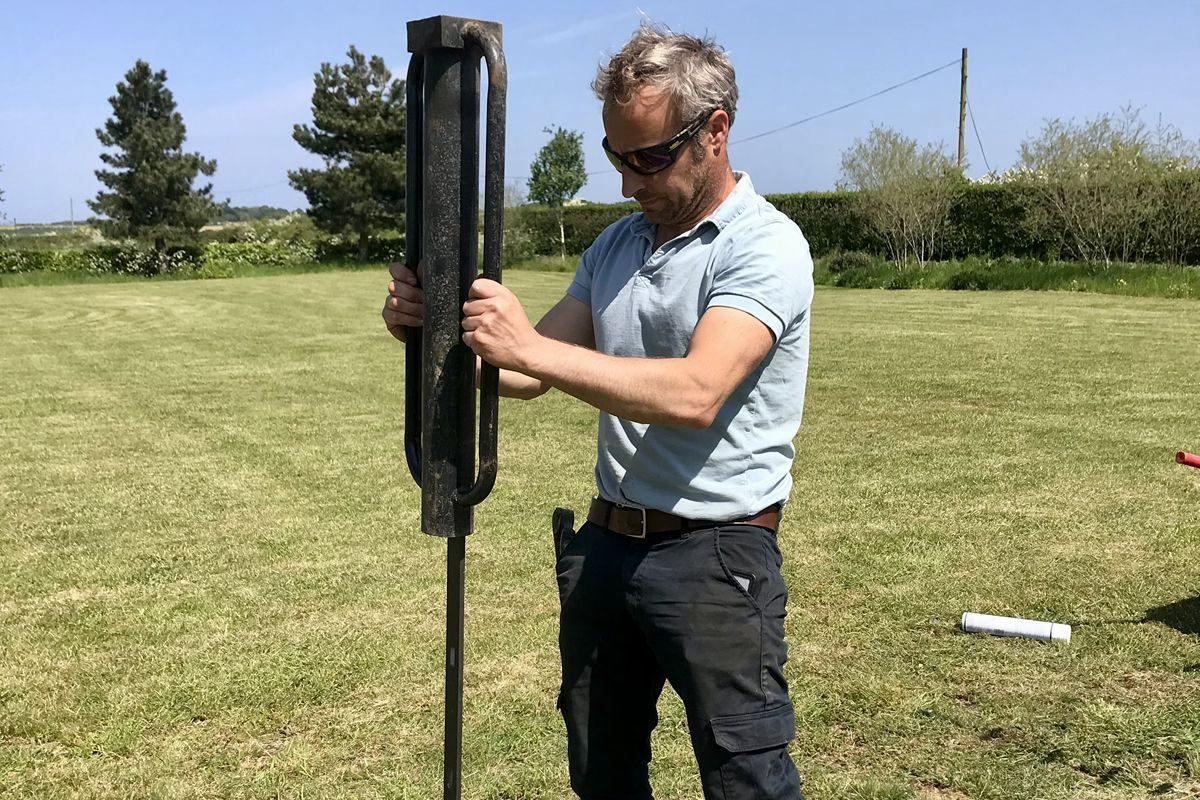 installing estate fencing