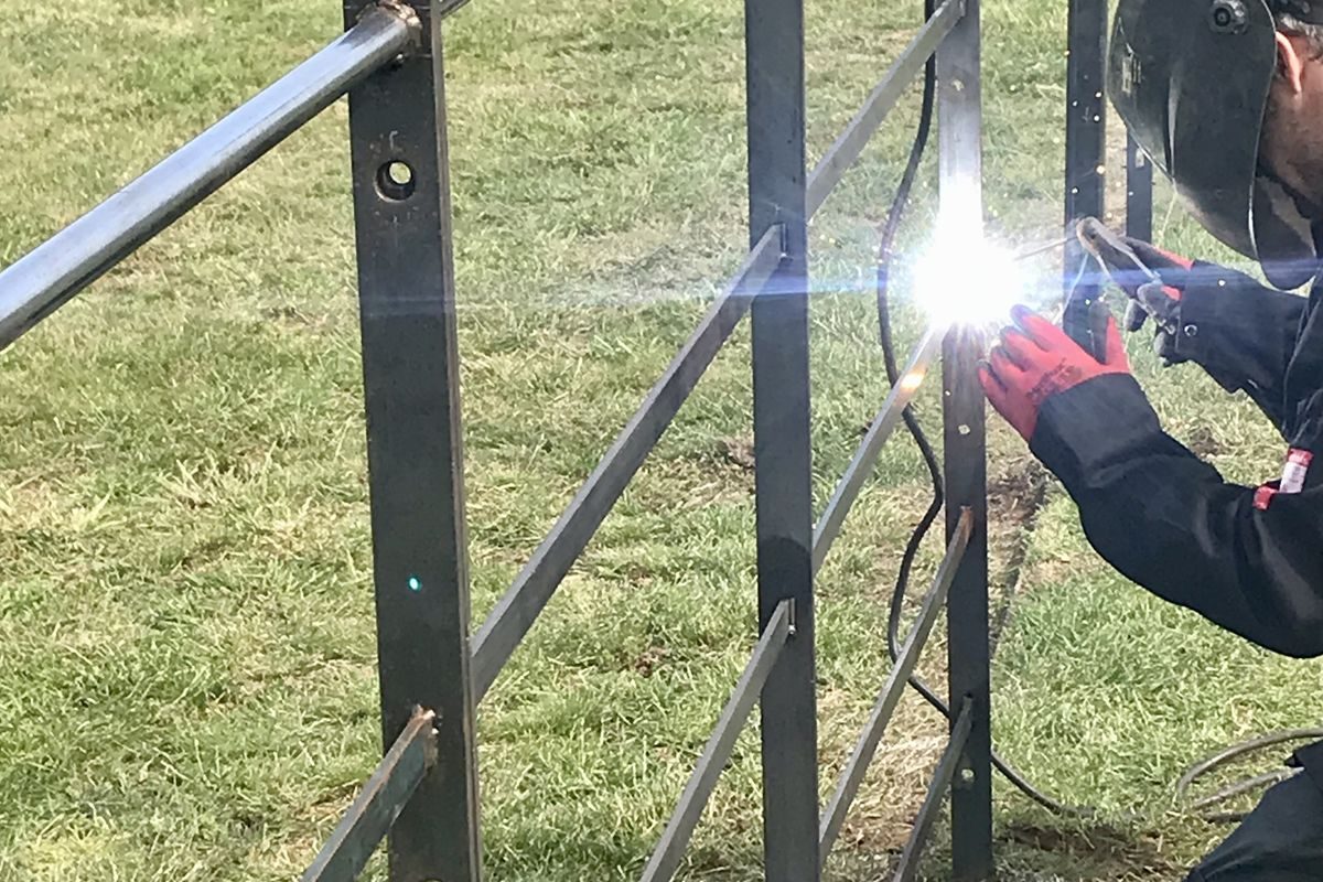 weld your own estate fencing kits